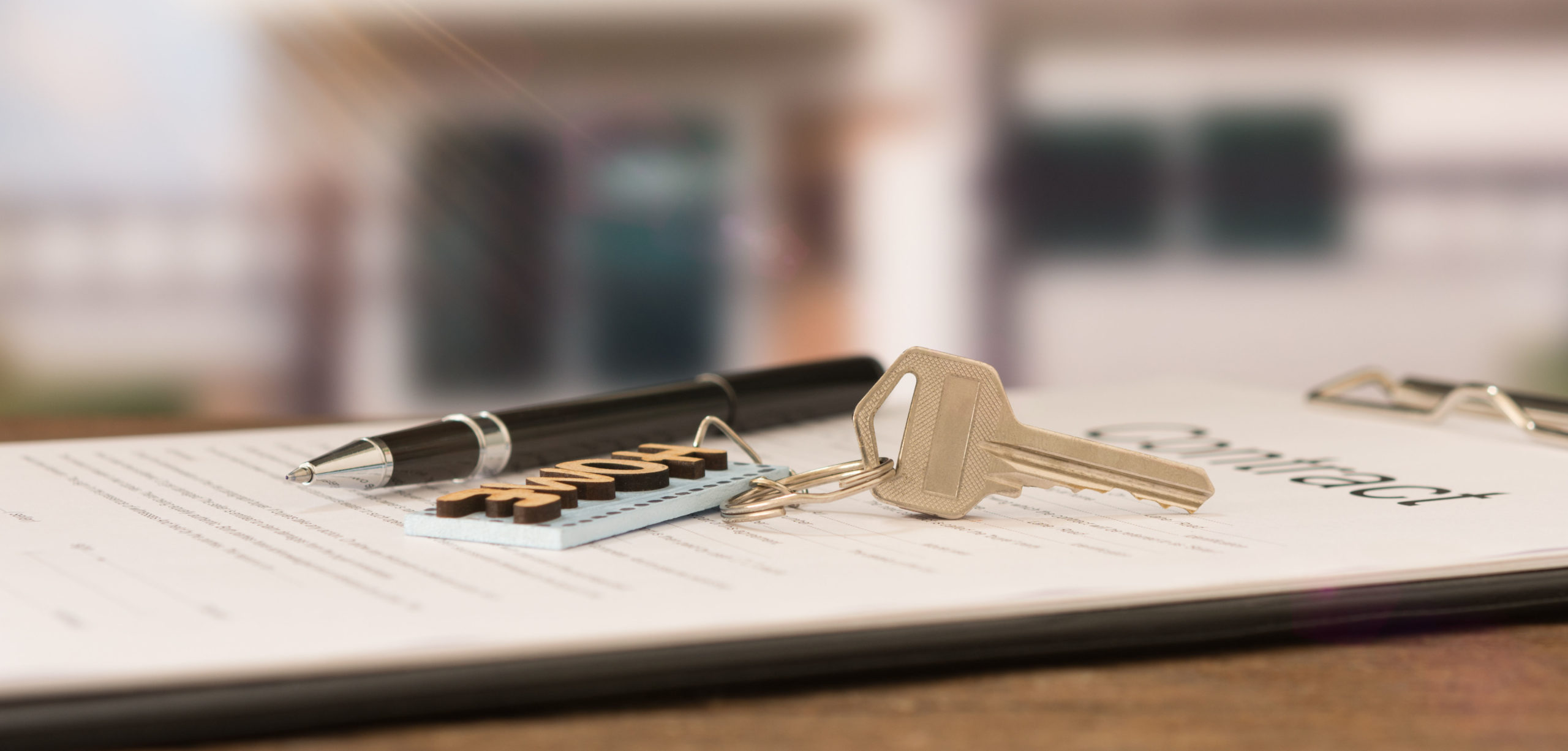 House,Keys,On,The,Rental,Agreement,Or,The,Buy,Home